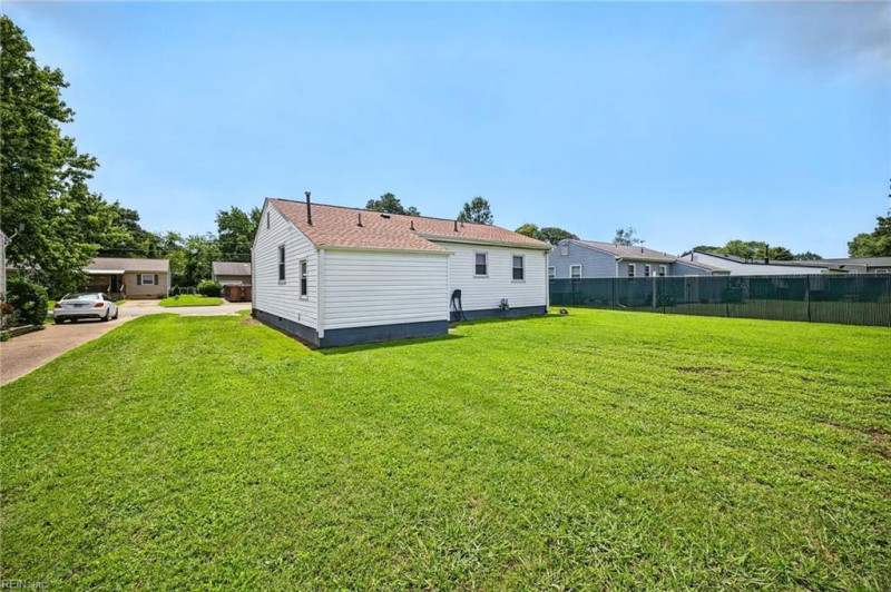 Photo 27 of 40 residential for sale in Hampton virginia