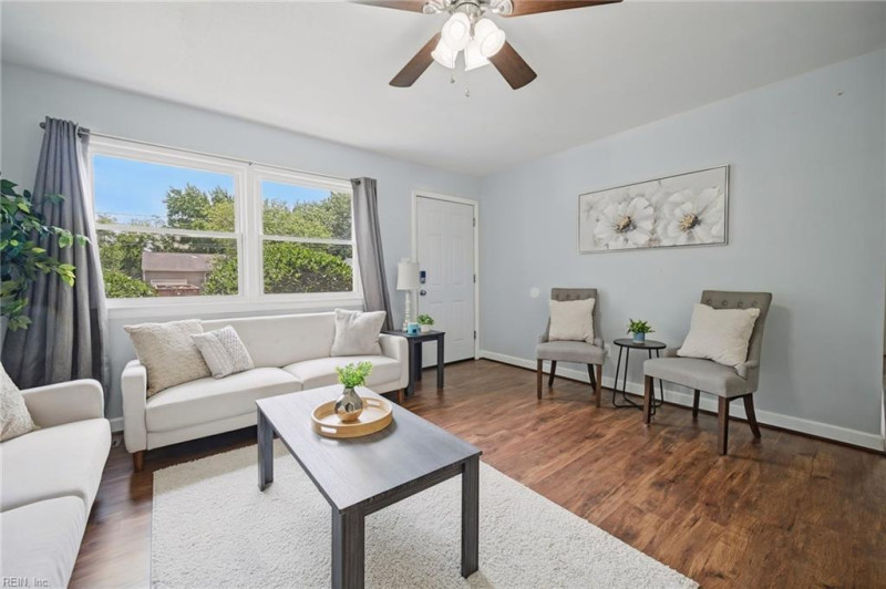 Photo 4 of 40 residential for sale in Hampton virginia