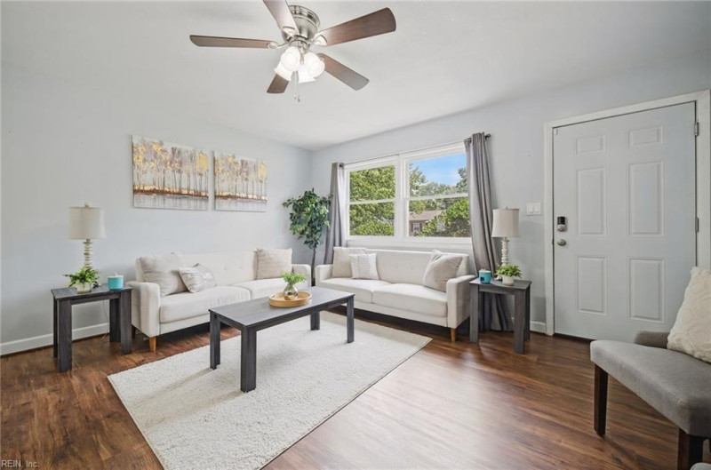 Photo 5 of 40 residential for sale in Hampton virginia