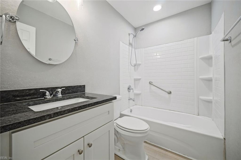 Photo 20 of 36 residential for sale in Portsmouth virginia