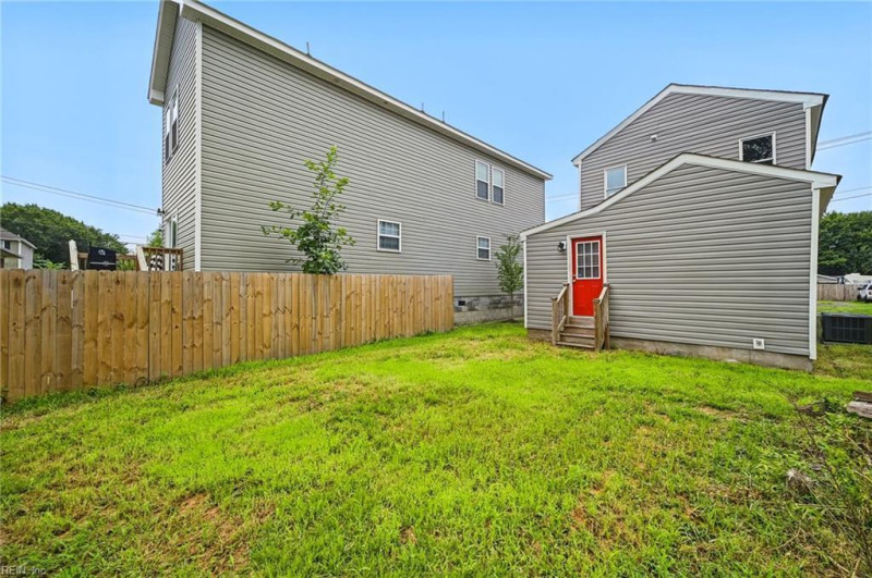 Photo 21 of 36 residential for sale in Portsmouth virginia