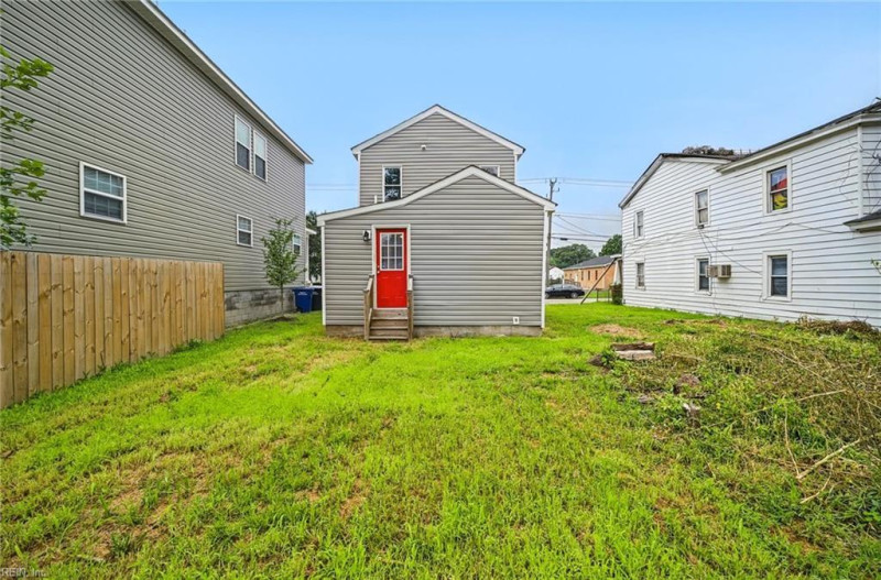 Photo 22 of 36 residential for sale in Portsmouth virginia