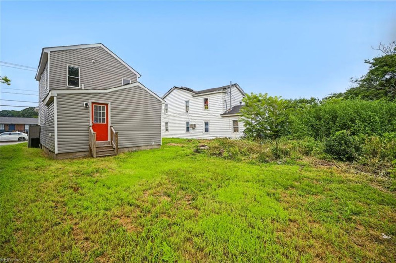 Photo 23 of 36 residential for sale in Portsmouth virginia