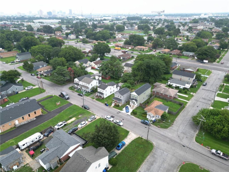 Photo 32 of 36 residential for sale in Portsmouth virginia