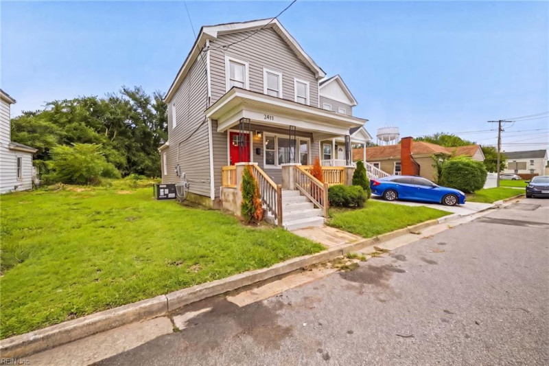 Photo 4 of 36 residential for sale in Portsmouth virginia