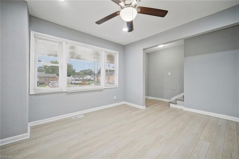 Photo 7 of 36 residential for sale in Portsmouth virginia