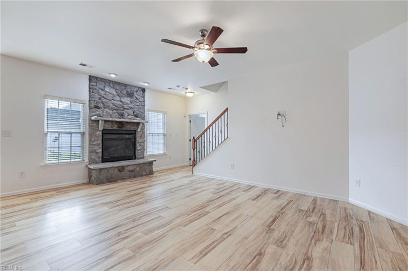 Photo 15 of 40 residential for sale in Newport News virginia