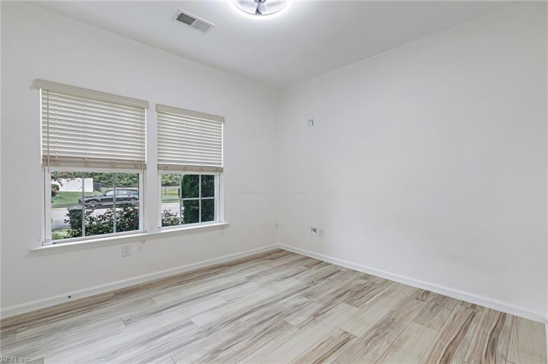 Photo 18 of 40 residential for sale in Newport News virginia