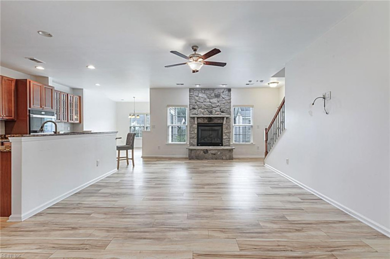 Photo 4 of 40 residential for sale in Newport News virginia