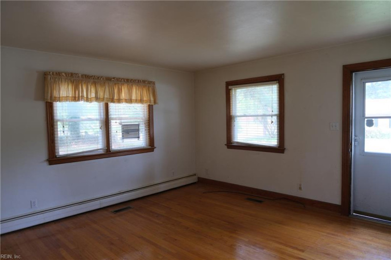 Photo 2 of 7 residential for sale in Portsmouth virginia