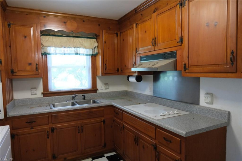 Photo 4 of 7 residential for sale in Portsmouth virginia