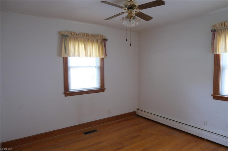 Photo 5 of 7 residential for sale in Portsmouth virginia