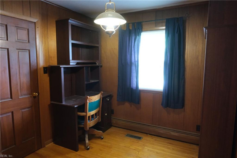 Photo 6 of 7 residential for sale in Portsmouth virginia