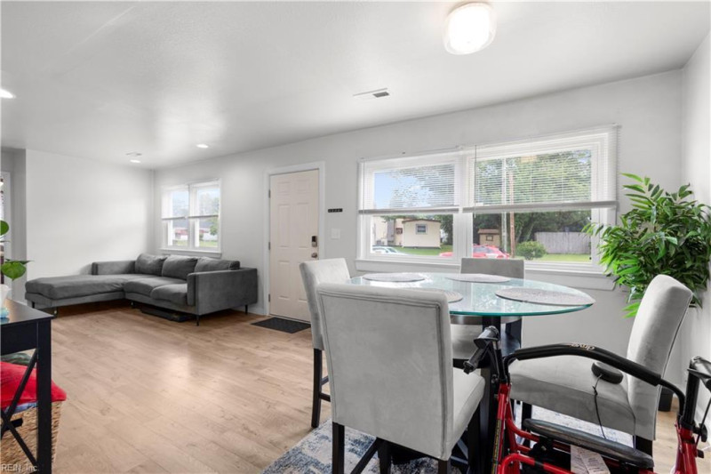 Photo 14 of 30 residential for sale in Portsmouth virginia