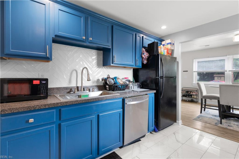 Photo 19 of 30 residential for sale in Portsmouth virginia