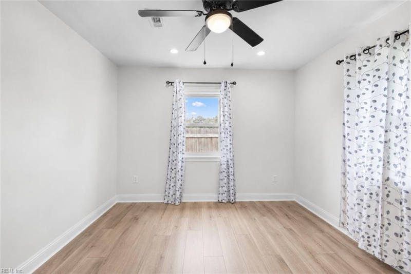 Photo 20 of 30 residential for sale in Portsmouth virginia
