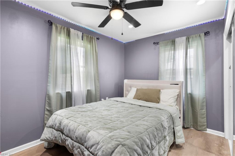 Photo 22 of 30 residential for sale in Portsmouth virginia