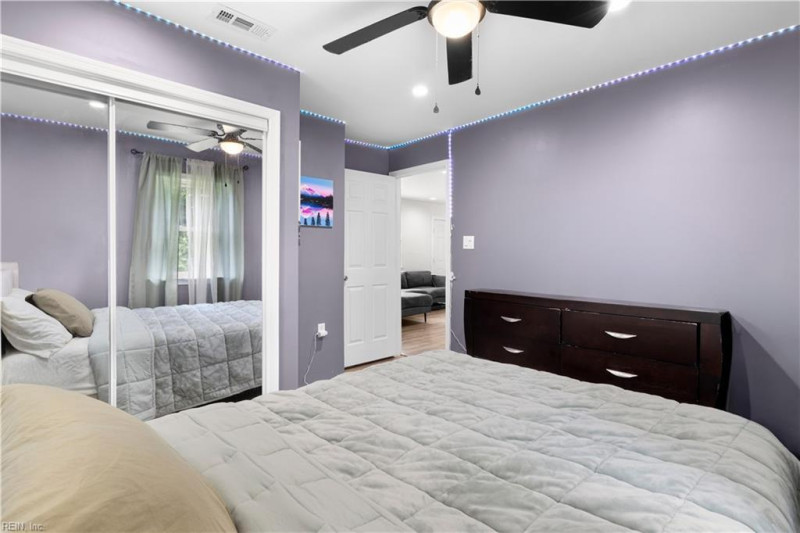 Photo 23 of 30 residential for sale in Portsmouth virginia