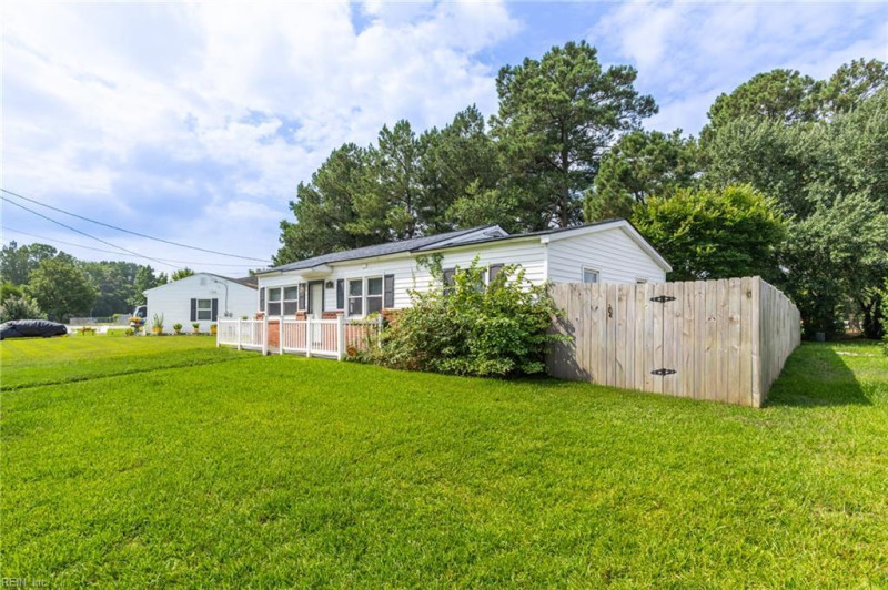 Photo 4 of 30 residential for sale in Portsmouth virginia