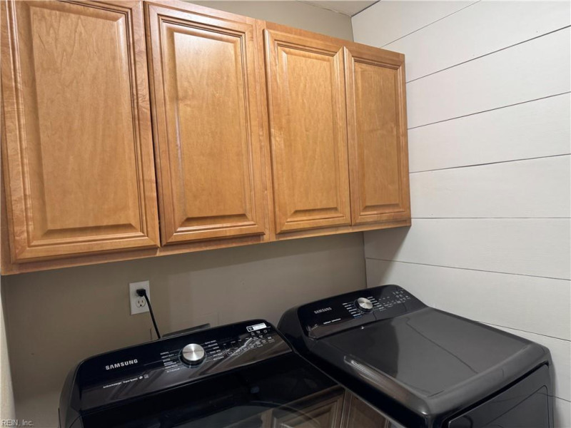 Photo 17 of 47 residential for sale in Chesapeake virginia