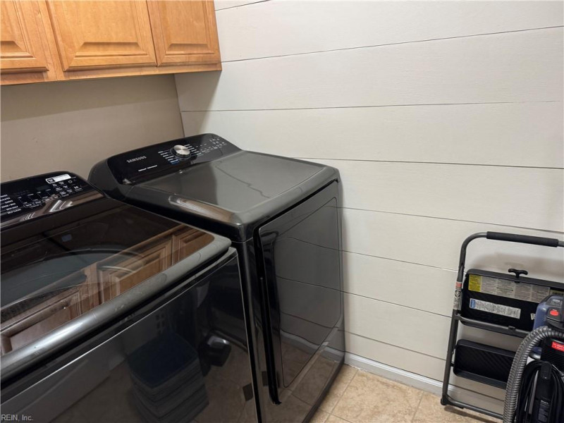 Photo 18 of 47 residential for sale in Chesapeake virginia