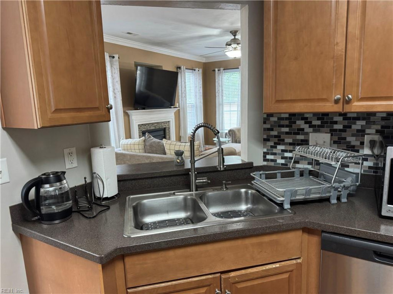 Photo 5 of 47 residential for sale in Chesapeake virginia