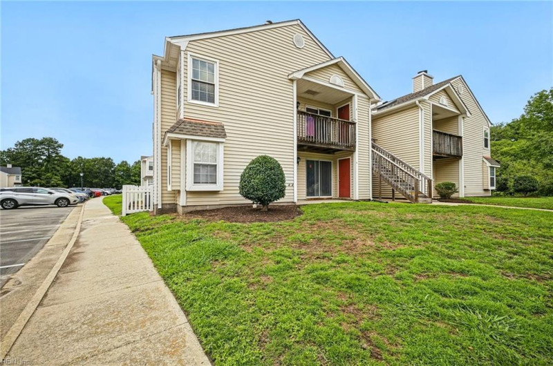 Photo 3 of 42 residential for sale in Chesapeake virginia Photo 3 of 42 residential for sale in Chesapeake virginia