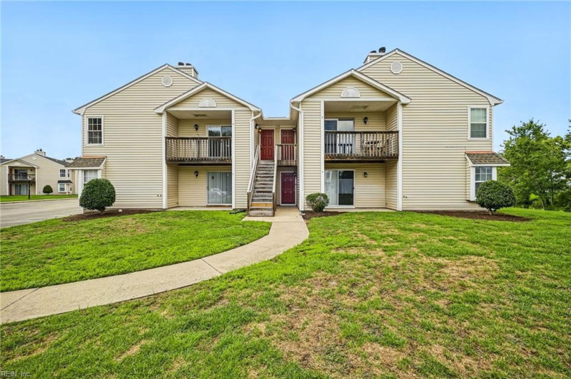 Photo 4 of 42 residential for sale in Chesapeake virginia Photo 4 of 42 residential for sale in Chesapeake virginia
