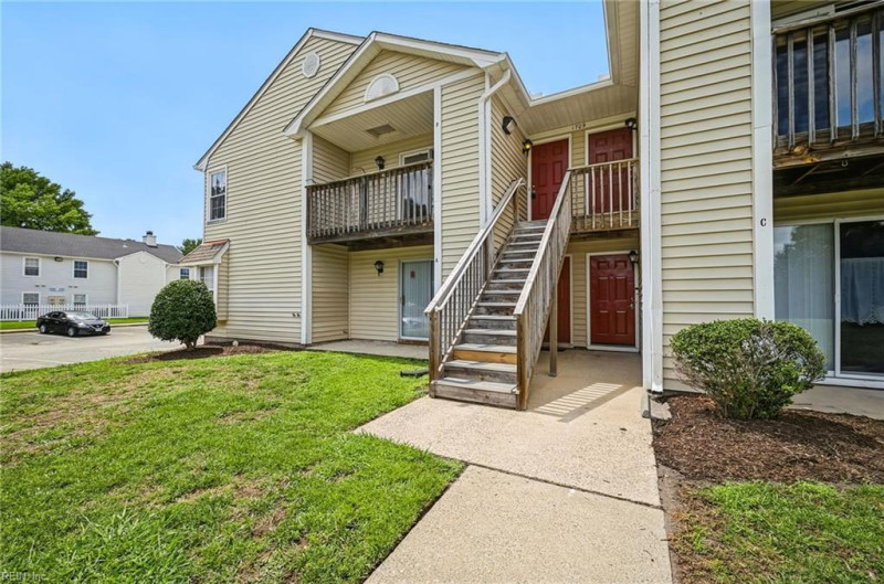Photo 5 of 42 residential for sale in Chesapeake virginia Photo 5 of 42 residential for sale in Chesapeake virginia