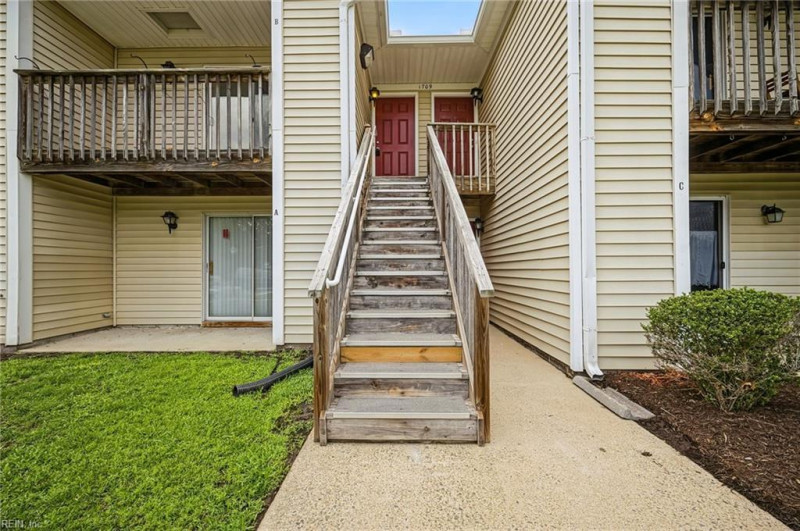 Photo 6 of 42 residential for sale in Chesapeake virginia Photo 6 of 42 residential for sale in Chesapeake virginia