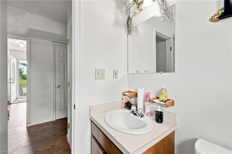Photo 10 of 31 residential for sale in Hampton virginia