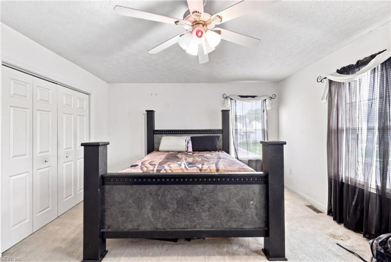 Photo 17 of 31 residential for sale in Hampton virginia