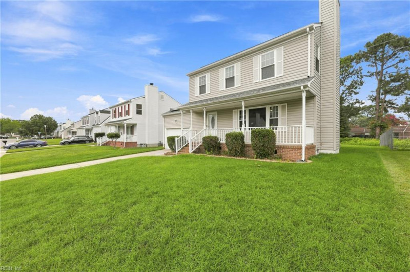 Photo 3 of 31 residential for sale in Hampton virginia