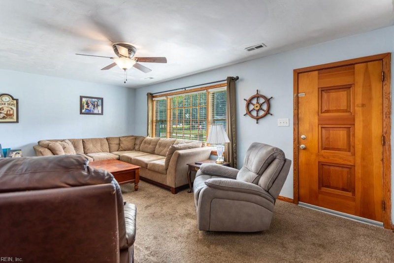 Photo 16 of 37 residential for sale in Poquoson virginia