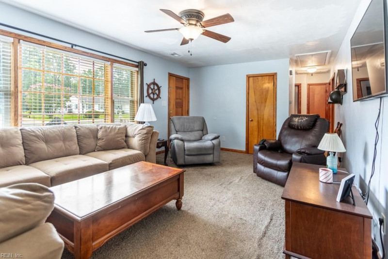 Photo 17 of 37 residential for sale in Poquoson virginia
