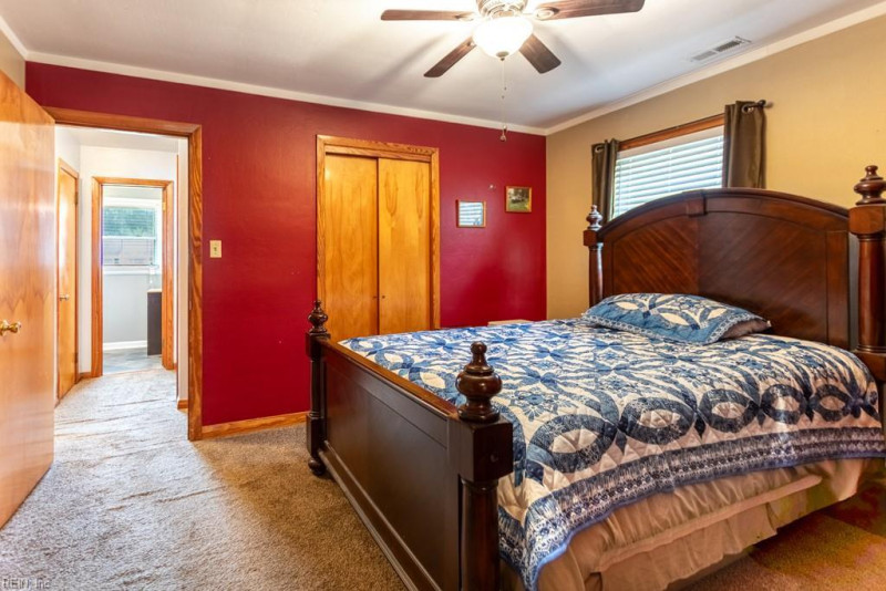 Photo 22 of 37 residential for sale in Poquoson virginia