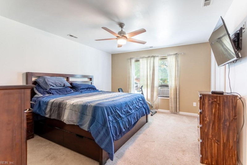 Photo 27 of 37 residential for sale in Poquoson virginia