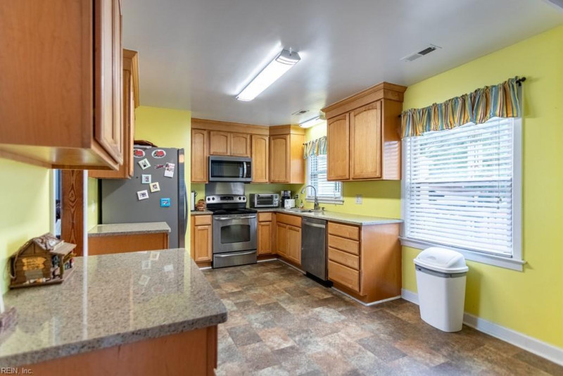 Photo 30 of 37 residential for sale in Poquoson virginia