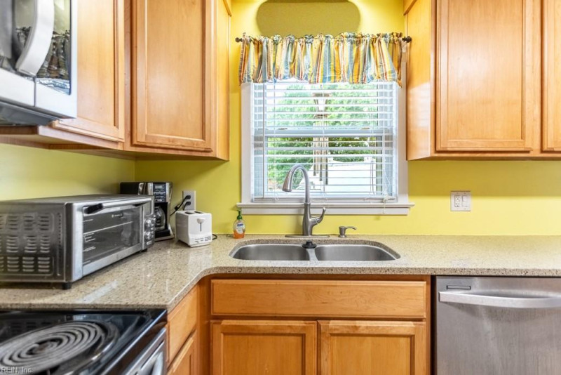 Photo 31 of 37 residential for sale in Poquoson virginia