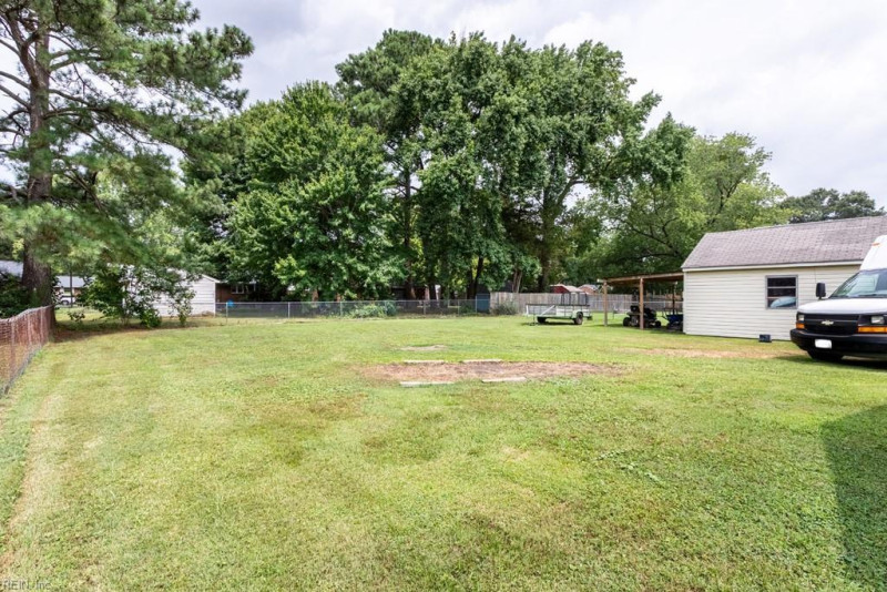 Photo 5 of 37 residential for sale in Poquoson virginia