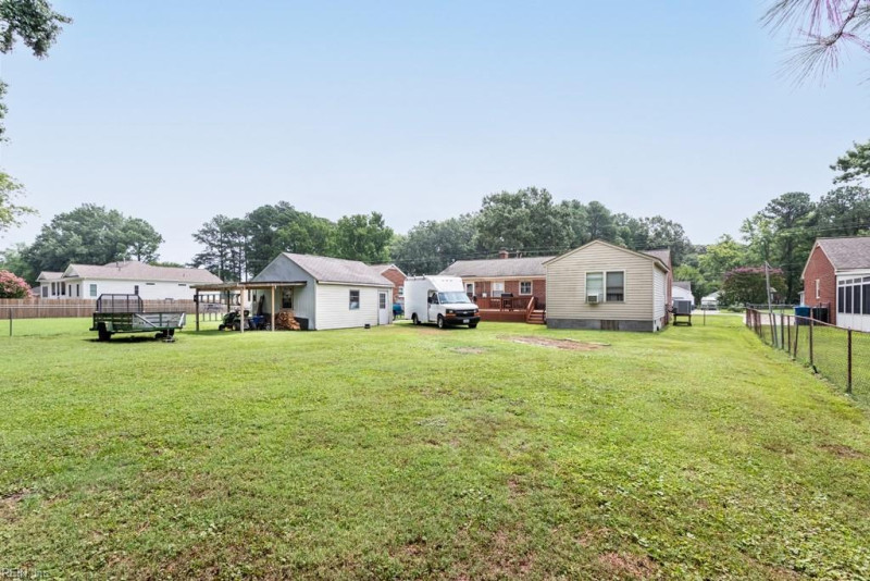 Photo 6 of 37 residential for sale in Poquoson virginia
