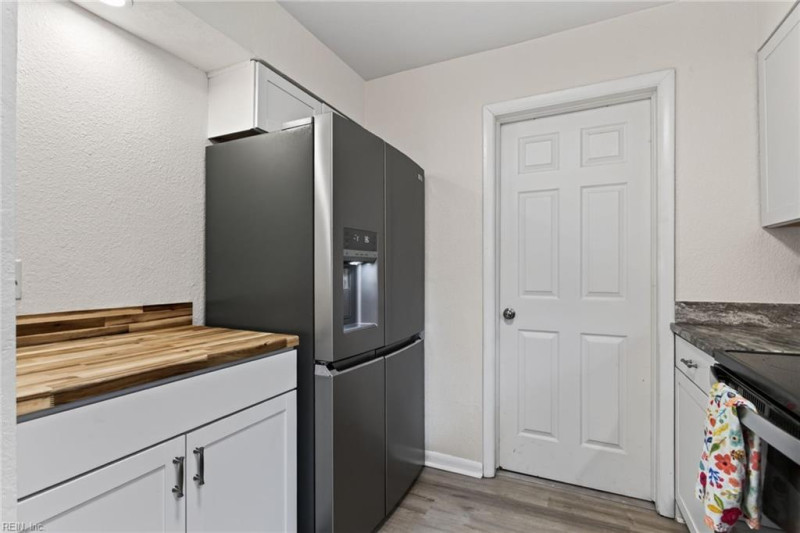 Photo 11 of 25 residential for sale in Norfolk virginia