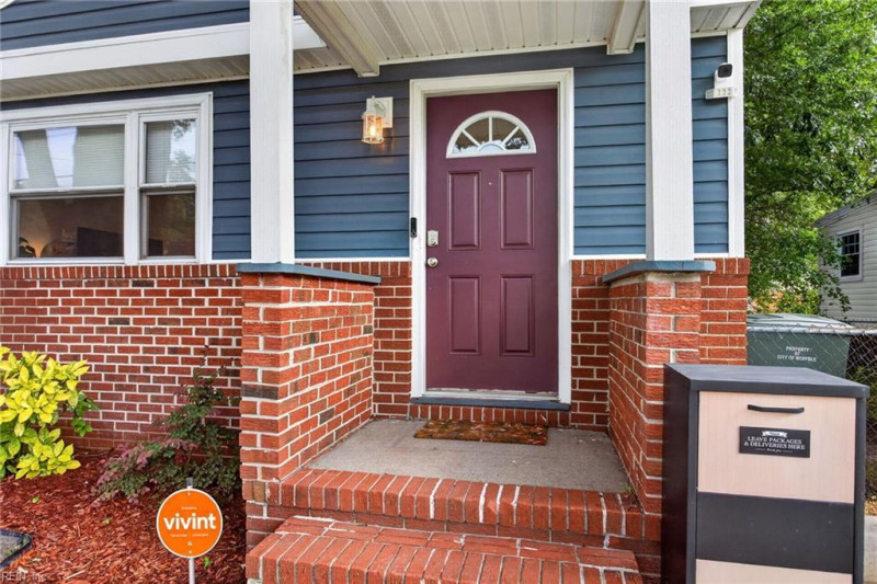 Photo 3 of 25 residential for sale in Norfolk virginia