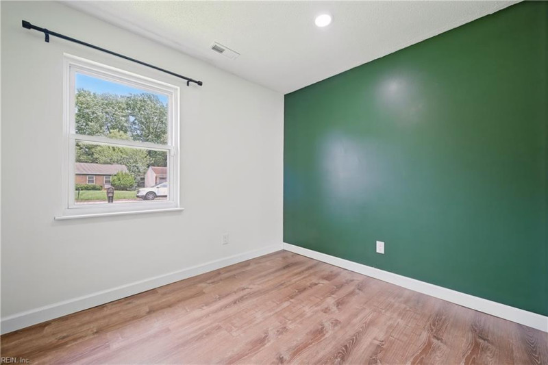 Photo 10 of 33 residential for sale in Norfolk virginia