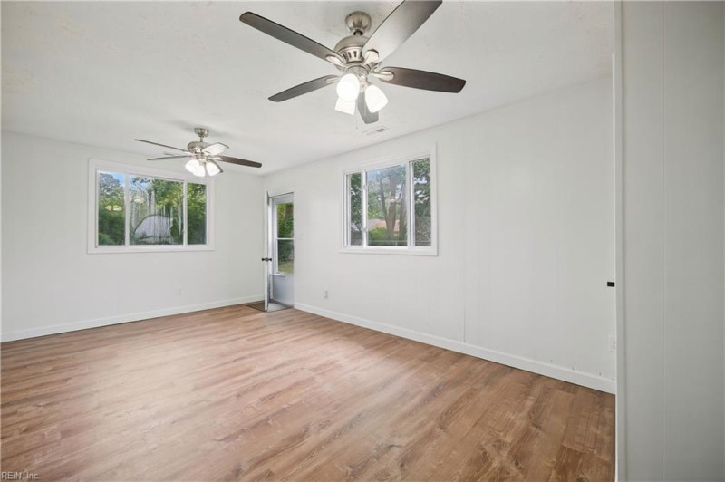 Photo 15 of 33 residential for sale in Norfolk virginia