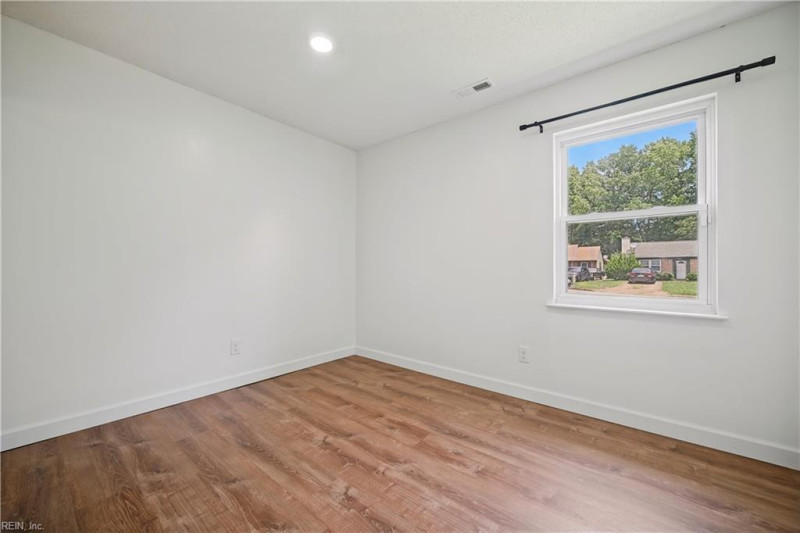 Photo 20 of 33 residential for sale in Norfolk virginia