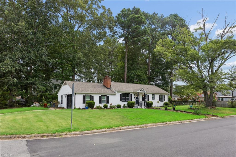 Photo 3 of 36 residential for sale in Newport News virginia Photo 3 of 36 residential for sale in Newport News virginia