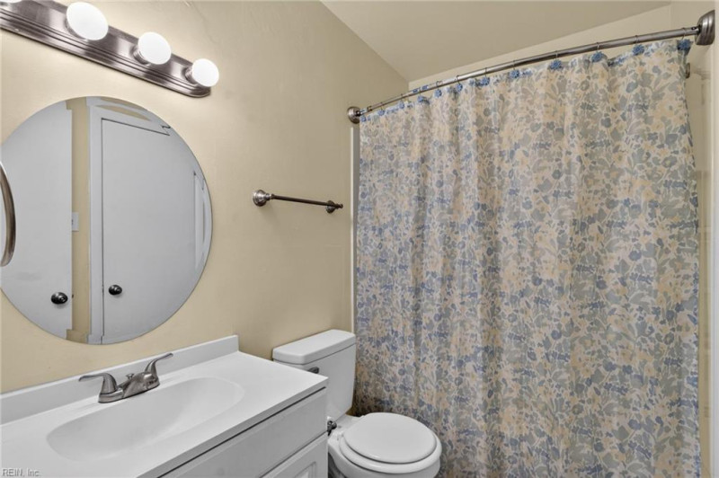Photo 13 of 22 residential for sale in Virginia Beach virginia