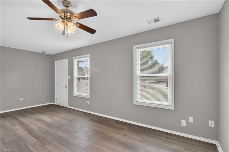 Photo 3 of 22 residential for sale in Virginia Beach virginia