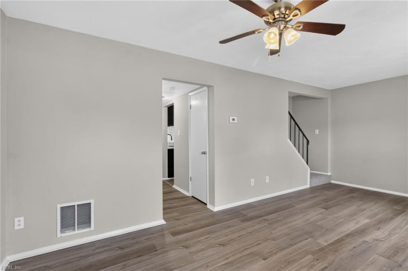 Photo 4 of 22 residential for sale in Virginia Beach virginia